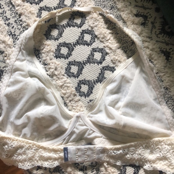 Aerie Plunge Bralette - Picture 2 of 4